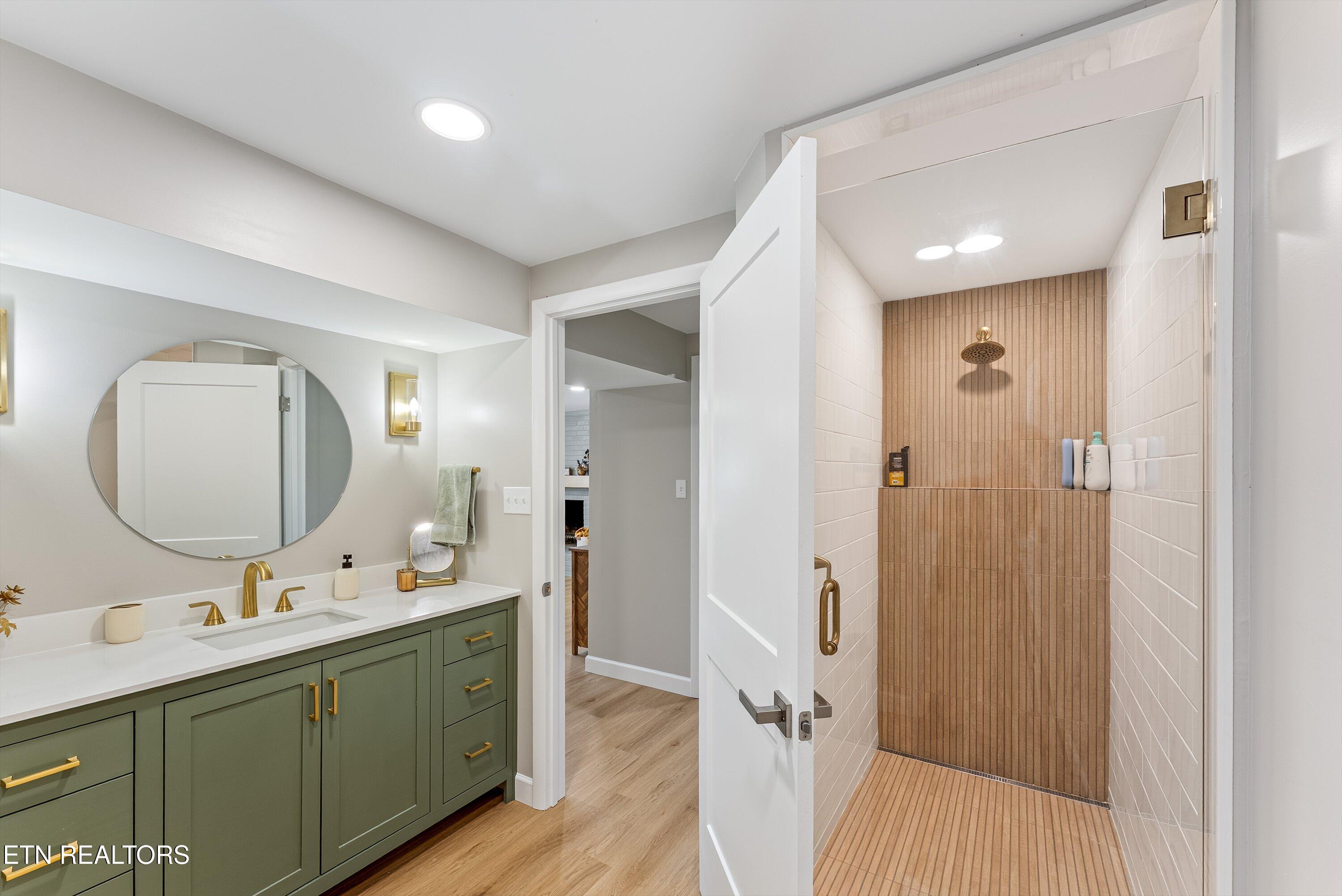 101 Wayne Place Oak Ridge, TN 37830 - Photo 31 of 43 66-Ensuite Bath A3