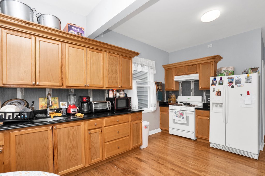 1611 St Charles Road Maywood, IL 60153 - Photo 6 of 27