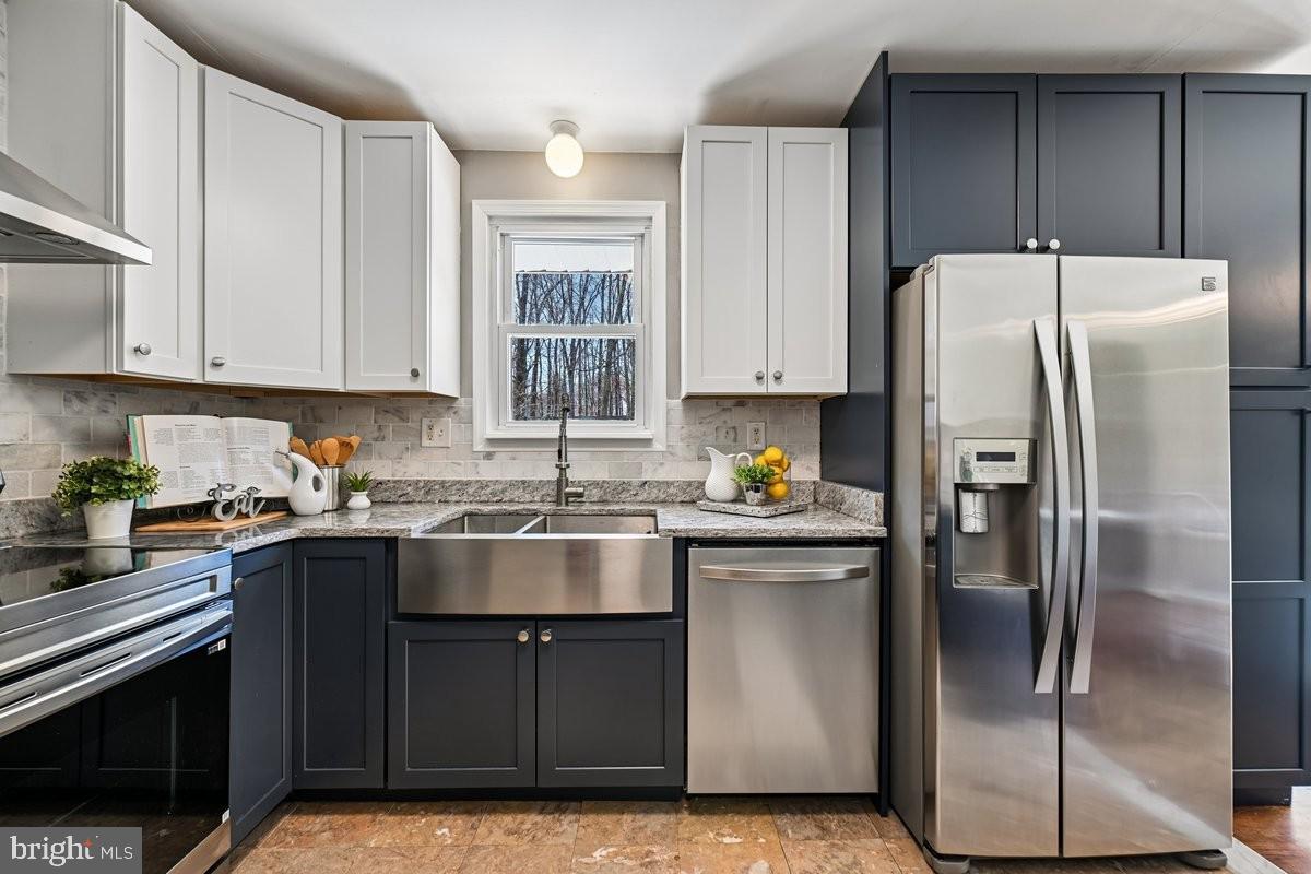 16601 Candy Hill Road Upper Marlboro, MD 20772 - Photo 13 of 55 A kitchen that balances style and everyday use