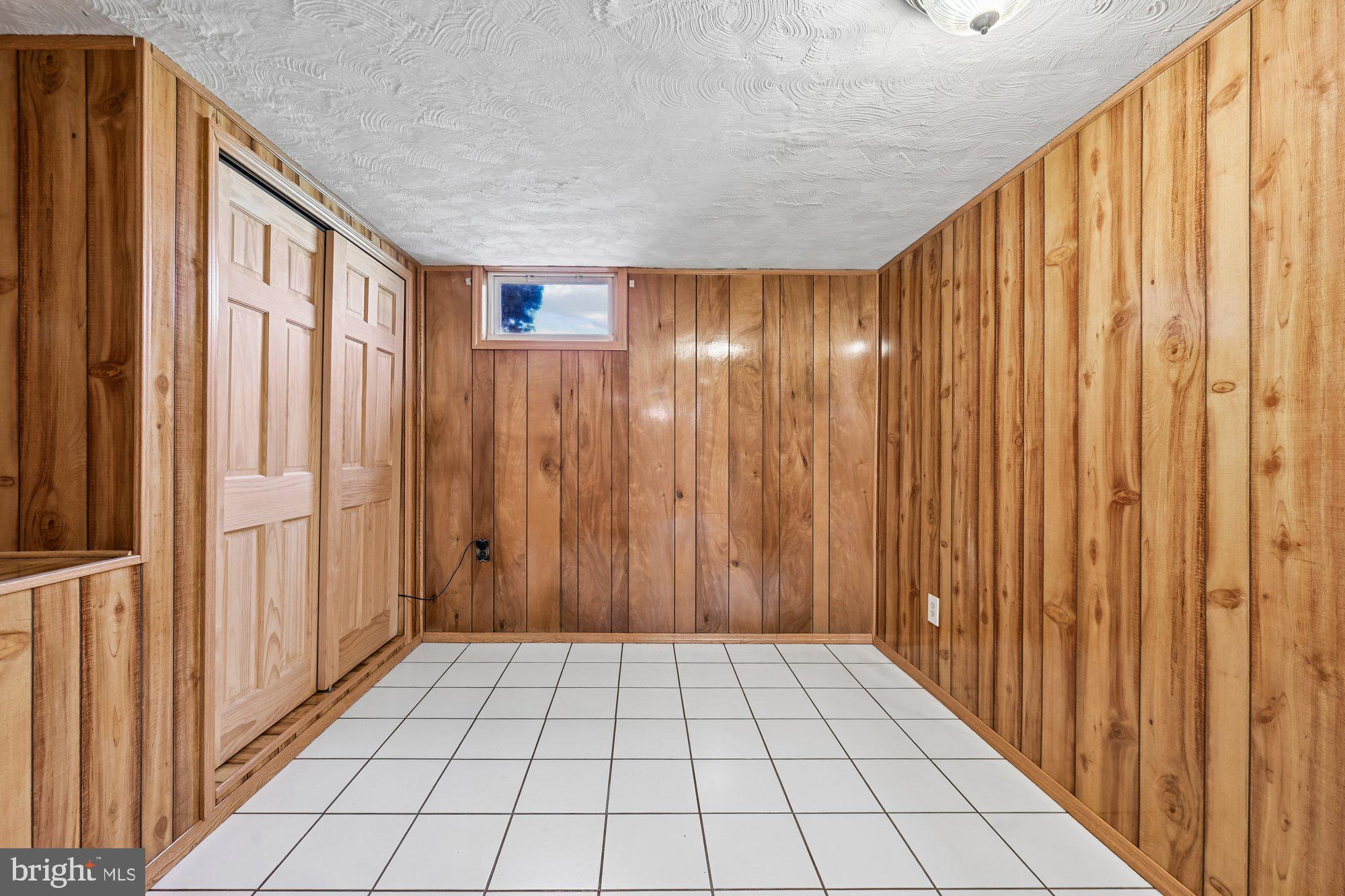 16601 Candy Hill Road Upper Marlboro, MD 20772 - Photo 26 of 55 a view of an empty room and staircase
