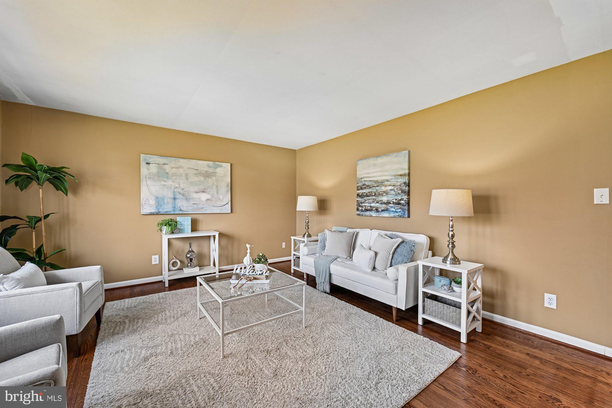 16601 Candy Hill Road Upper Marlboro, MD 20772 - Photo 9 of 62 Living Room