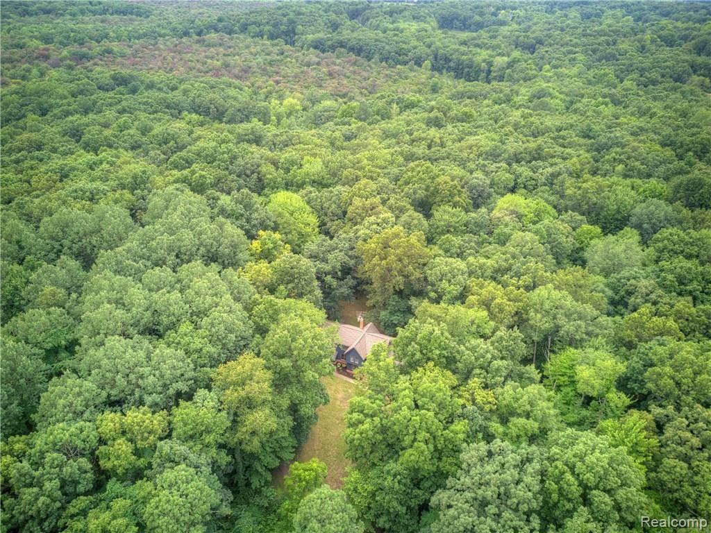 5270 Richardson Road Howell, MI 48843 - Photo 47 of 48 Drone Shot