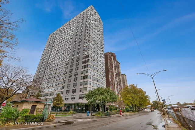 $2,300 | 3900 North Lake Shore Drive, Unit 18F, Chicago, IL 60613