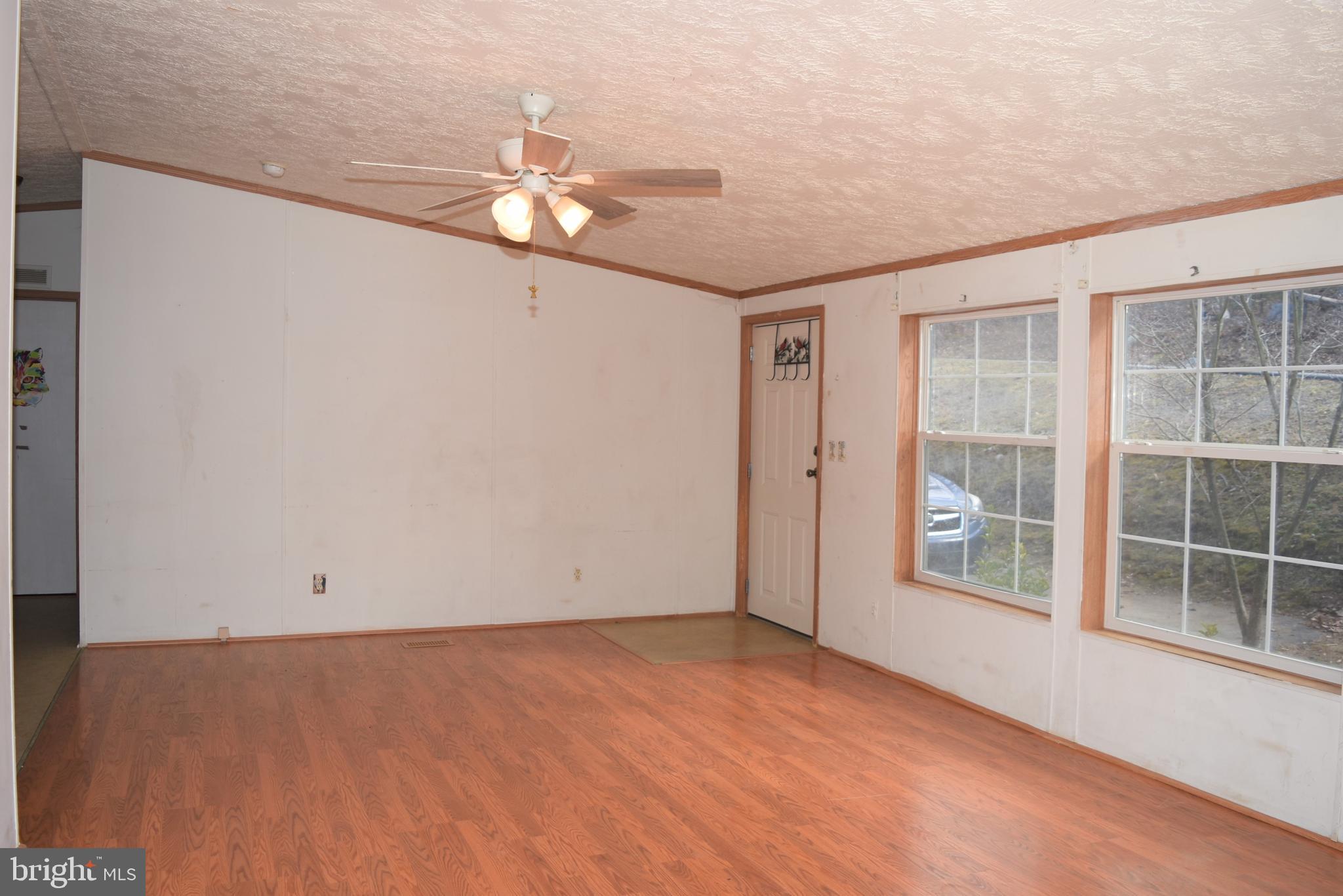 2332 Fulton Road Hedgesville, WV 25427 - Photo 4 of 36 living room