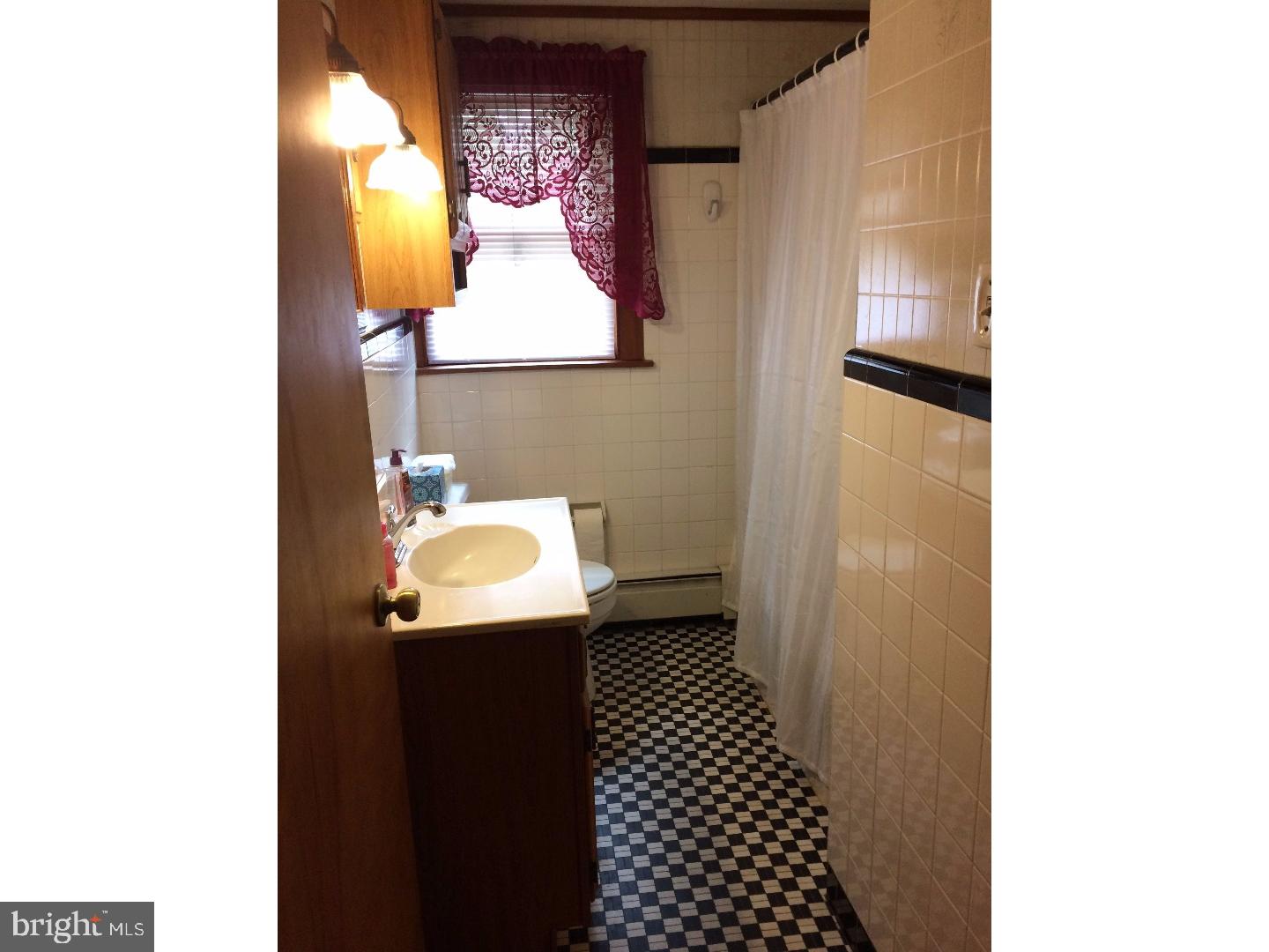 101 South Ridge Road Perkasie, PA 18944 - Photo 10 of 21 Bathroom