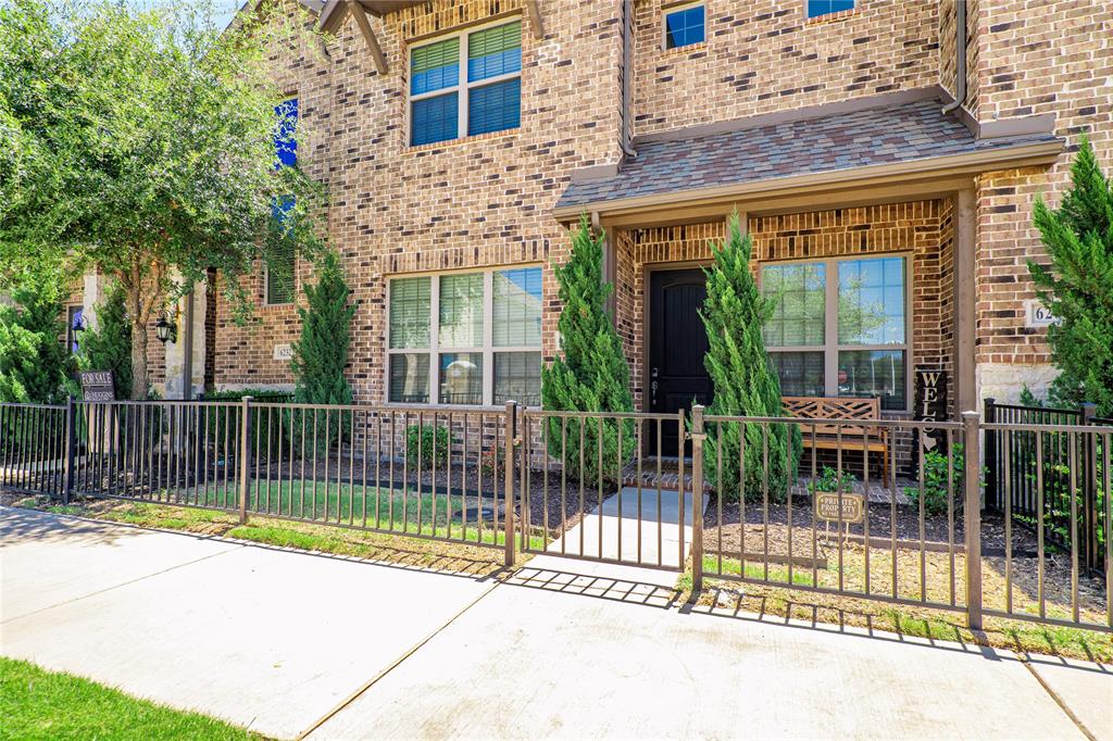 a view of a house with a outdoor space
