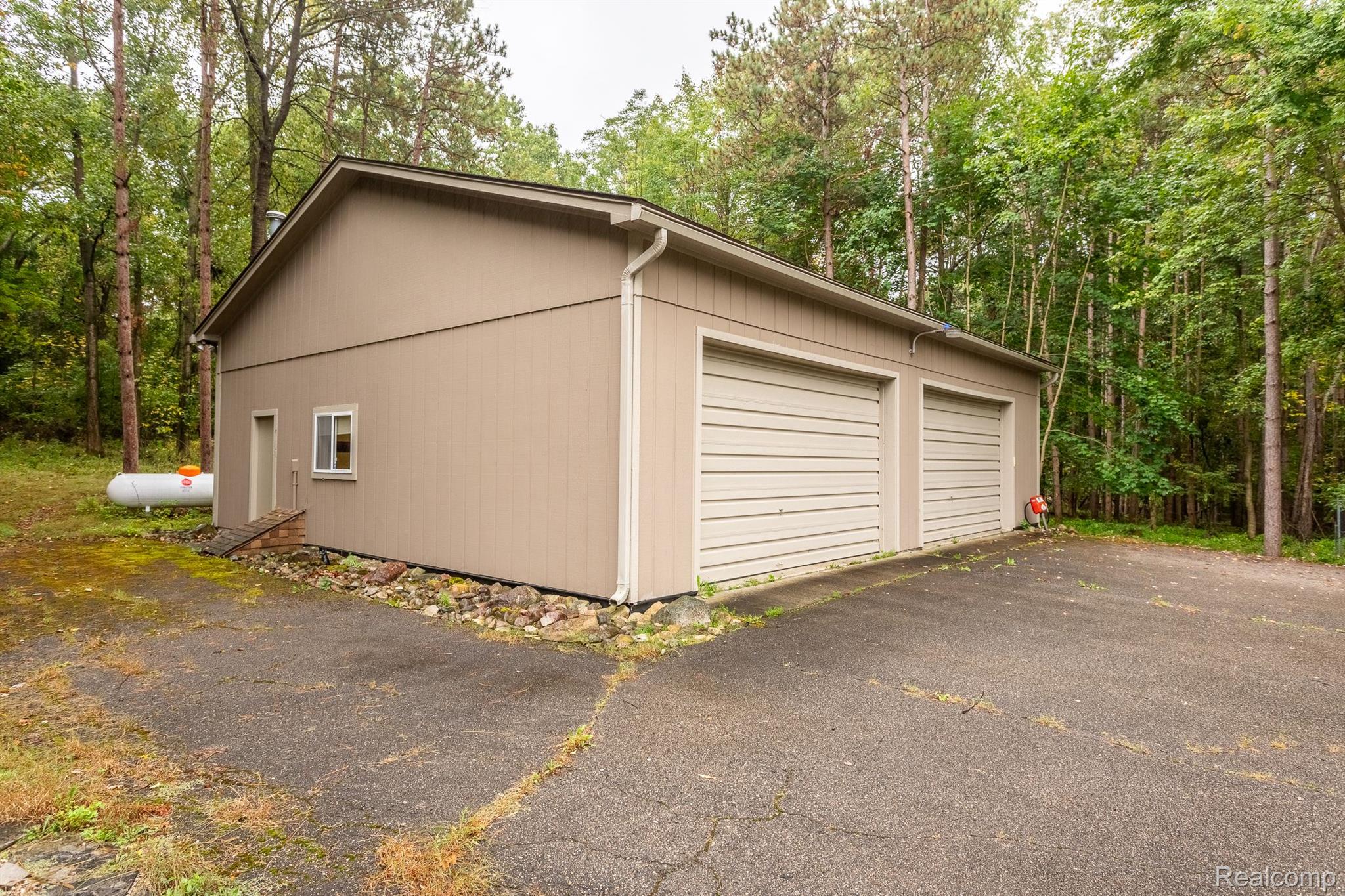 8677 Knox Road Clarkston, MI 48348 - Photo 49 of 59 Gallery Image 49