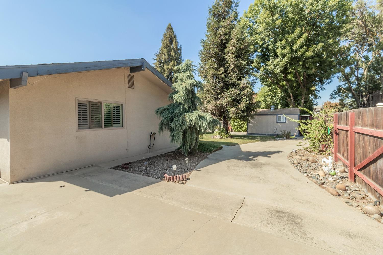 1812 North Hope Avenue Reedley, CA 93654 - Photo 33 of 34 Gallery Image 33