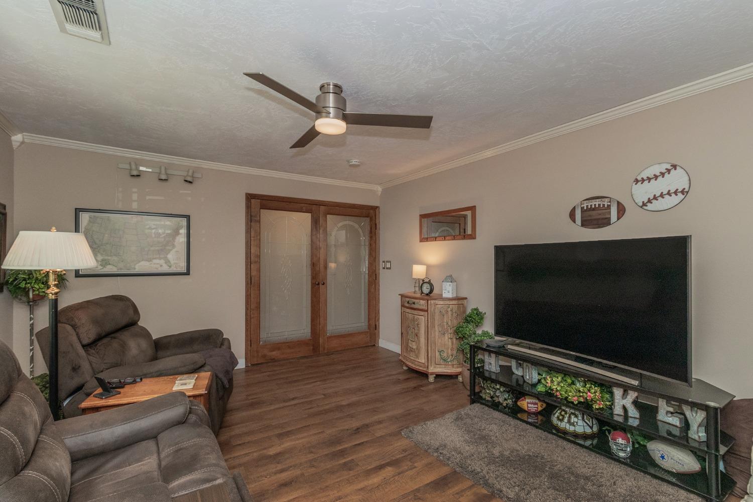 1812 North Hope Avenue Reedley, CA 93654 - Photo 8 of 34 Gallery Image 8