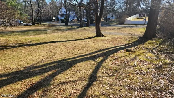 $300,000 | 8-09 Castle Place, Gillette, NJ 07933
