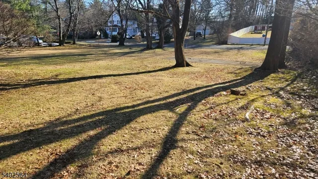 $350,000 | 8-09 Castle Place, Gillette, NJ 07933