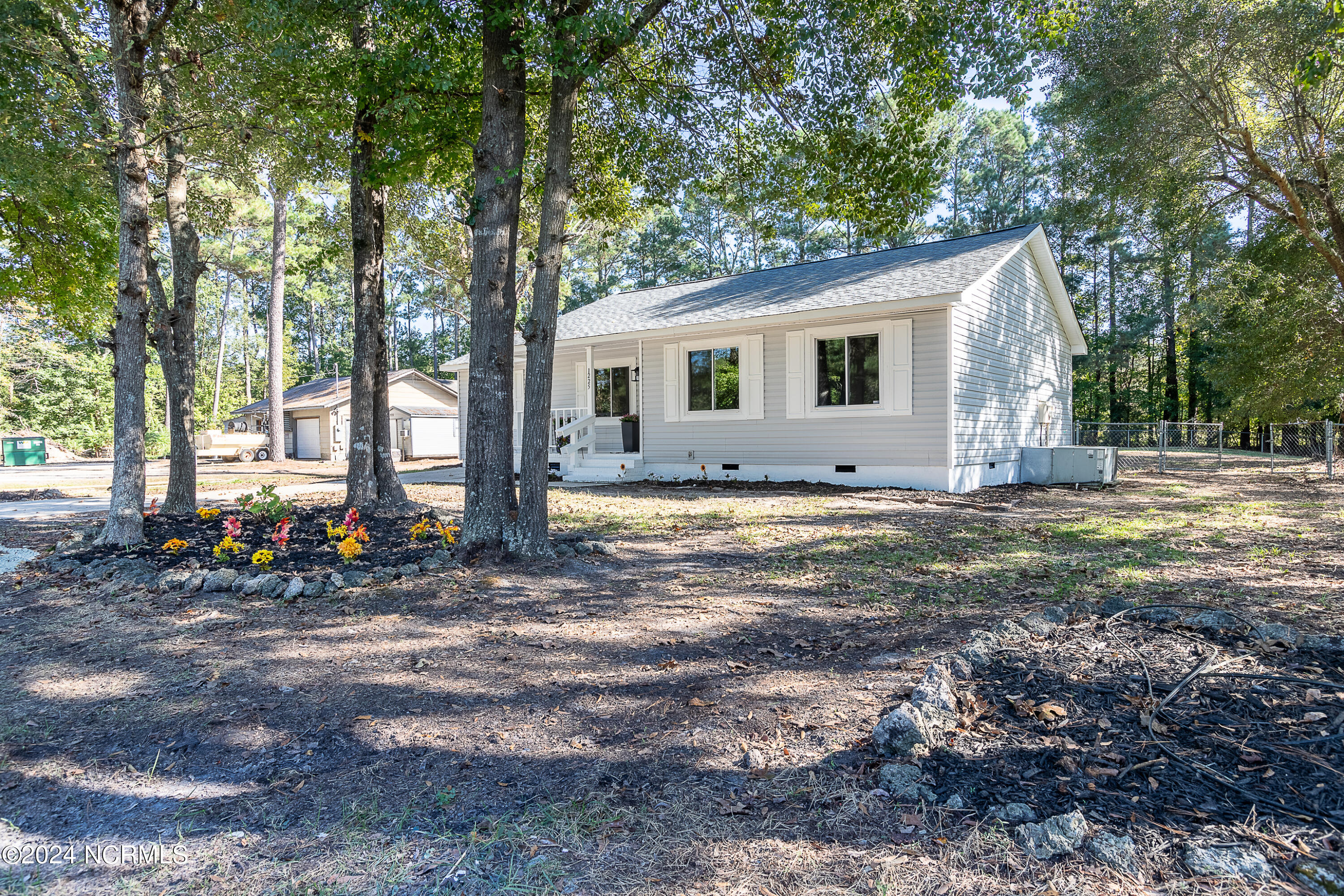 1225 Ramsey Road Jacksonville, NC 28546 - Photo 5 of 41 Front of Home