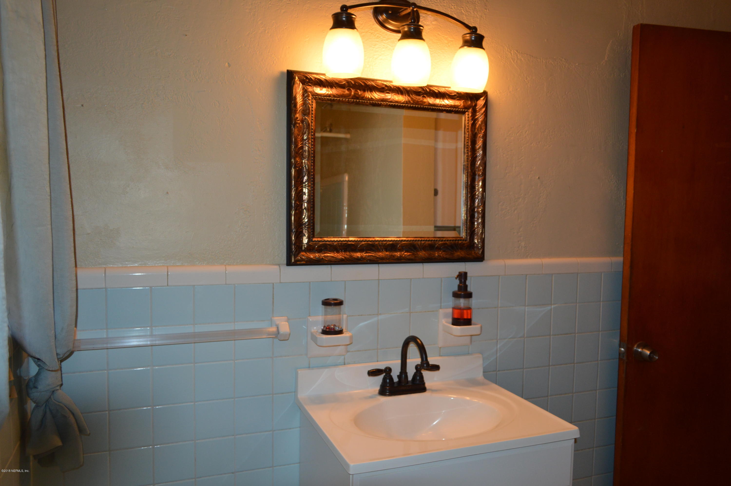 1656 W Road Jacksonville, FL 32216 - Photo 11 of 19 Main House Bathroom