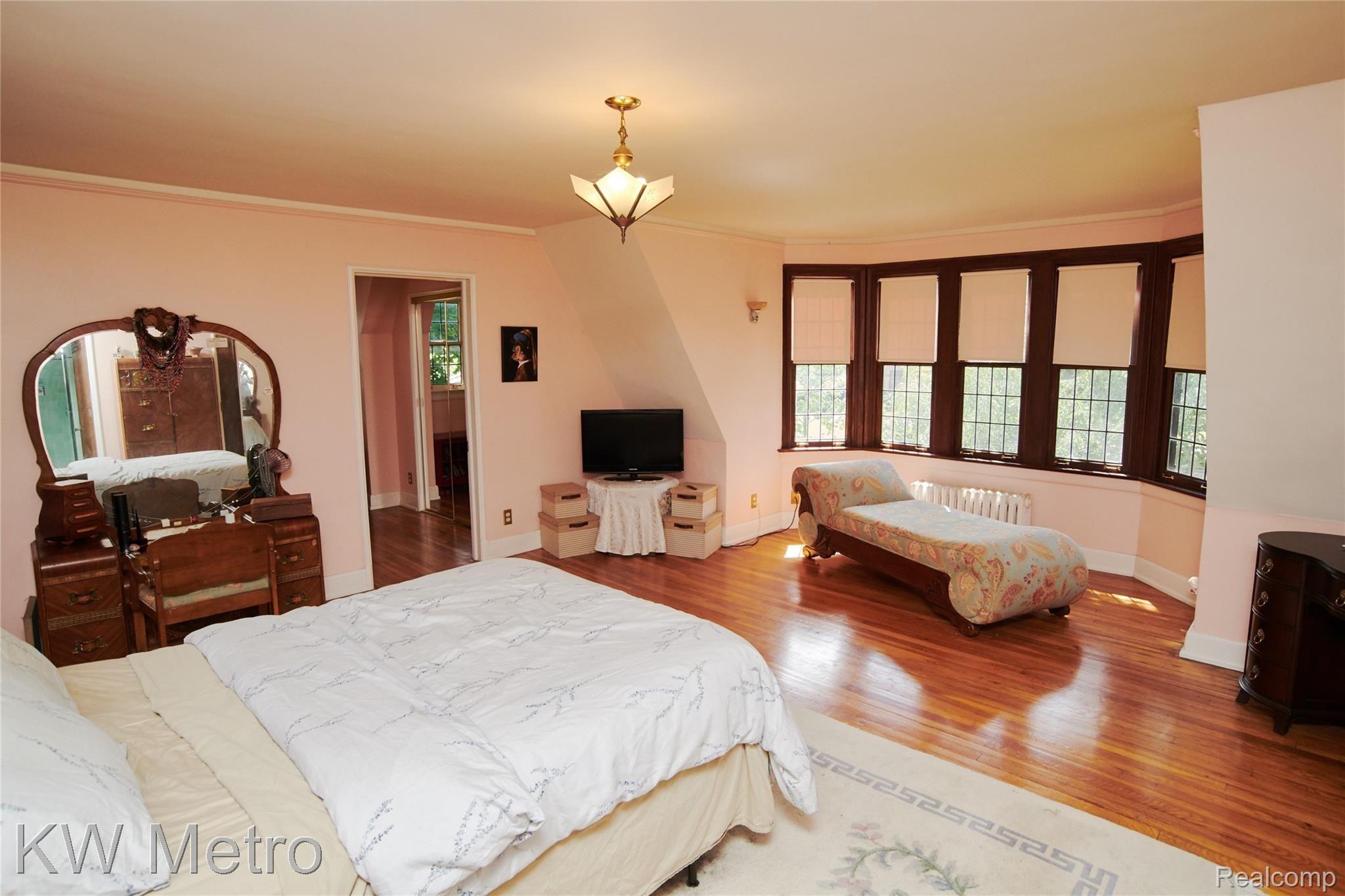 19320 Afton Road Highland Park, MI 48203 - Photo 33 of 59 19320 Afton -- Master Bedroom.jpg