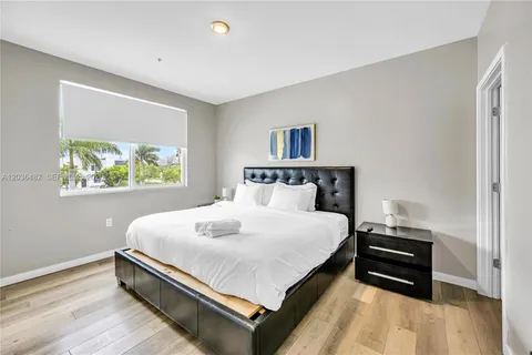 $4,000 | 170 Northwest 158th Street, Unit 2, Miami, FL 33169