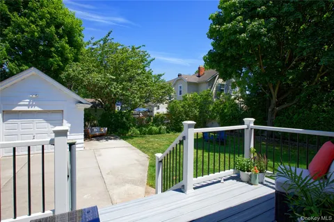 $899,000 | 7 Abrams Place, Lynbrook, NY 11563