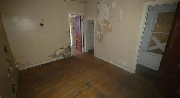 $68,800 | 235 West 104th Street, Chicago, IL 60628