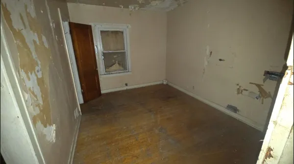 $68,800 | 235 West 104th Street, Chicago, IL 60628
