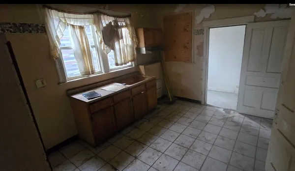 $68,800 | 235 West 104th Street, Chicago, IL 60628
