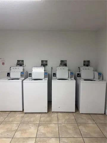 $2,000 | 6930 Miami Gardens Drive, Unit 1307, Hialeah, FL 33015