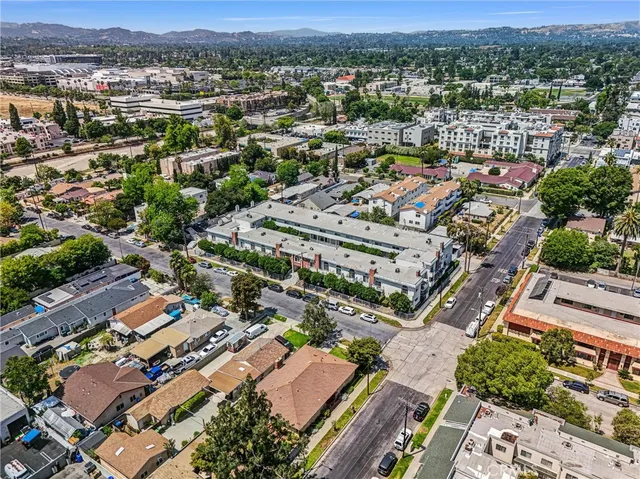 $399,000 | 6939 Alabama Avenue, Unit 105, Canoga Park, CA 91303