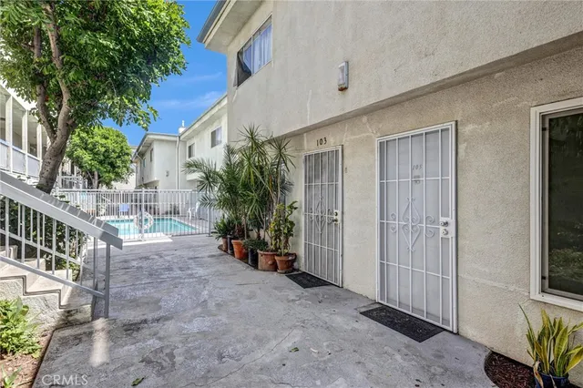 $399,000 | 6939 Alabama Avenue, Unit 105, Canoga Park, CA 91303