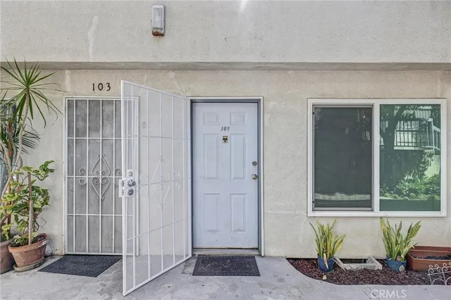 $399,000 | 6939 Alabama Avenue, Unit 105, Canoga Park, CA 91303
