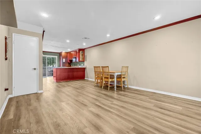 $399,000 | 6939 Alabama Avenue, Unit 105, Canoga Park, CA 91303