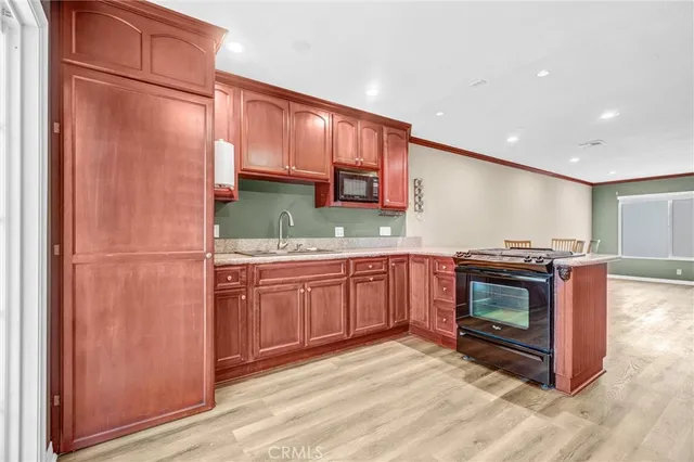 $399,000 | 6939 Alabama Avenue, Unit 105, Canoga Park, CA 91303