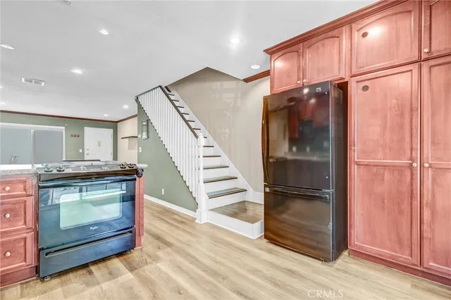 $399,000 | 6939 Alabama Avenue, Unit 105, Canoga Park, CA 91303