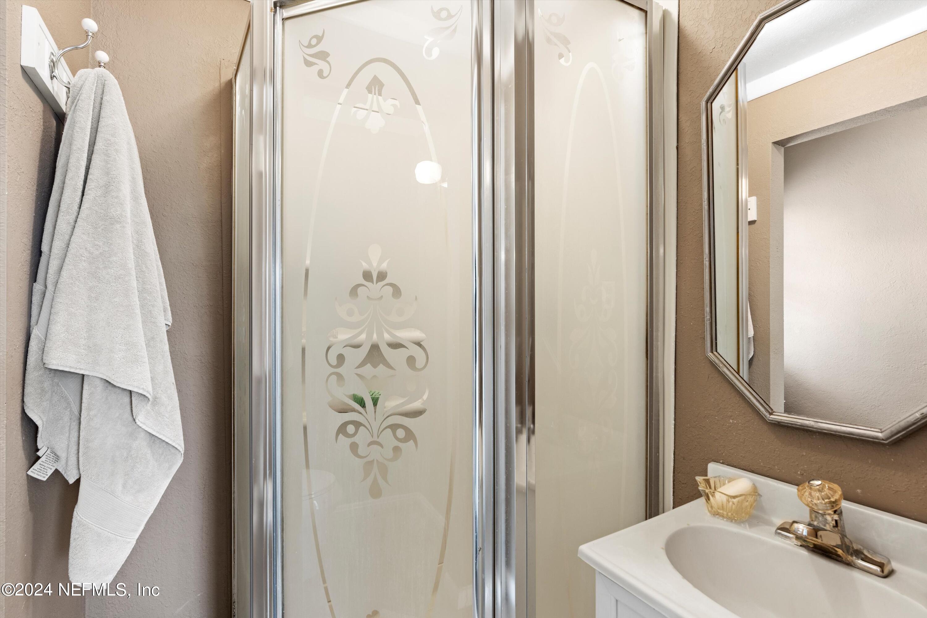 1510 Ridgeland Road Jacksonville, FL 32207 - Photo 18 of 26 Apartment Bathroom