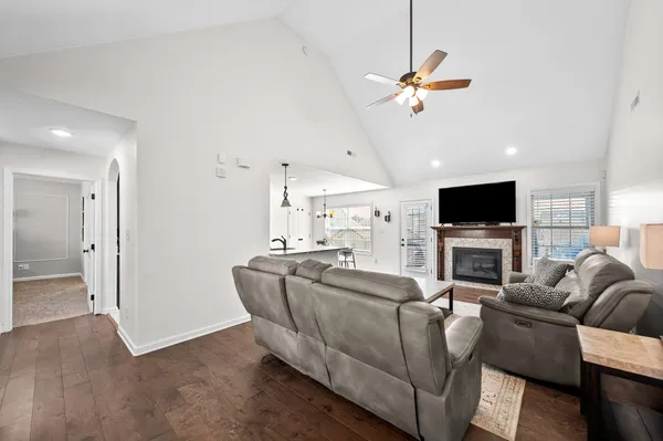 $2,800 | 222 Cooper River Way, Clarksville, TN 37042