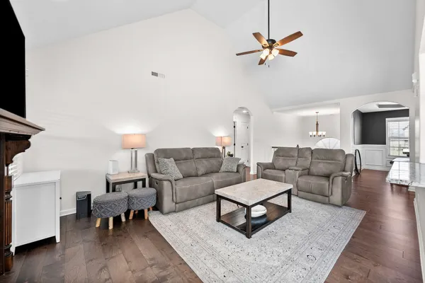 $2,800 | 222 Cooper River Way, Clarksville, TN 37042