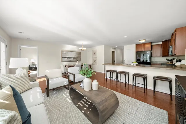 $335,000 | 621 Pleasant Drive, Shorewood, IL 60404