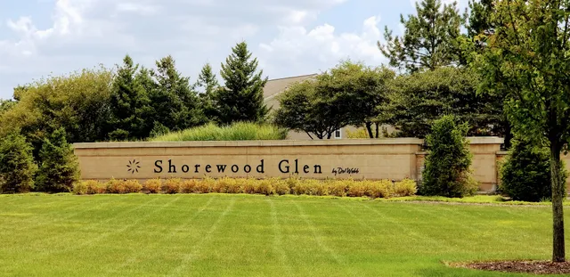 $335,000 | 621 Pleasant Drive, Shorewood, IL 60404