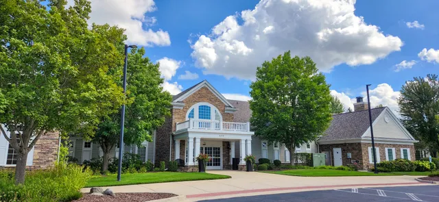 $335,000 | 621 Pleasant Drive, Shorewood, IL 60404