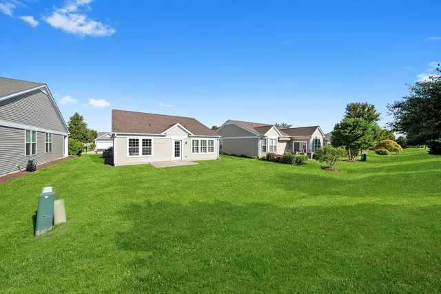 $335,000 | 621 Pleasant Drive, Shorewood, IL 60404