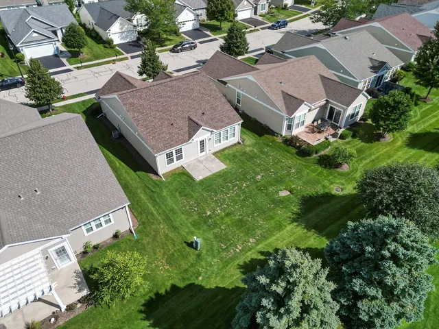 $335,000 | 621 Pleasant Drive, Shorewood, IL 60404