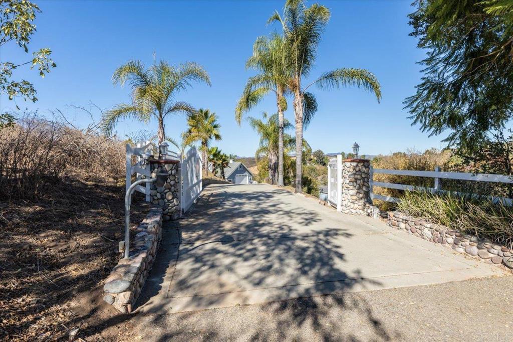 4904 Conejo Road Fallbrook, CA 92028 - Photo 71 of 72 Gated Entry