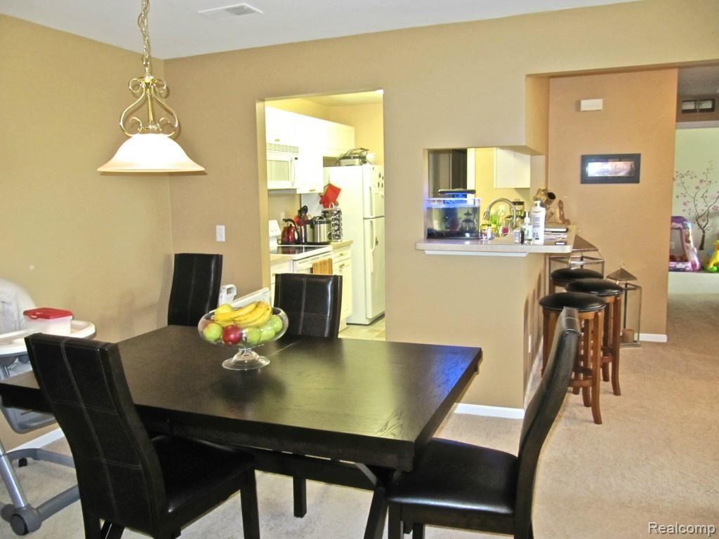 3414 Tremonte Circle Rochester, MI 48306 - Photo 7 of 28 Dining Area