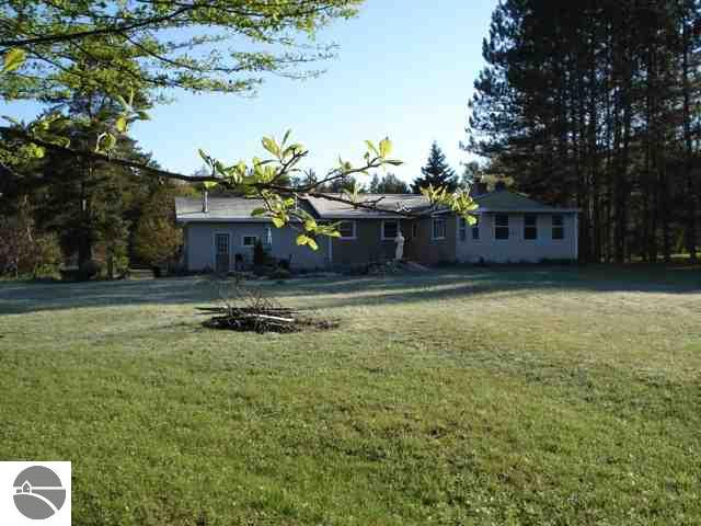 14400 Rosa Road Beulah, MI 49617 - Photo 15 of 18 1727437-14.JPG
