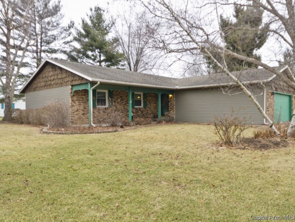 523 North Oak Hill Road Rochester, IL 62563 - Photo 1 of 13