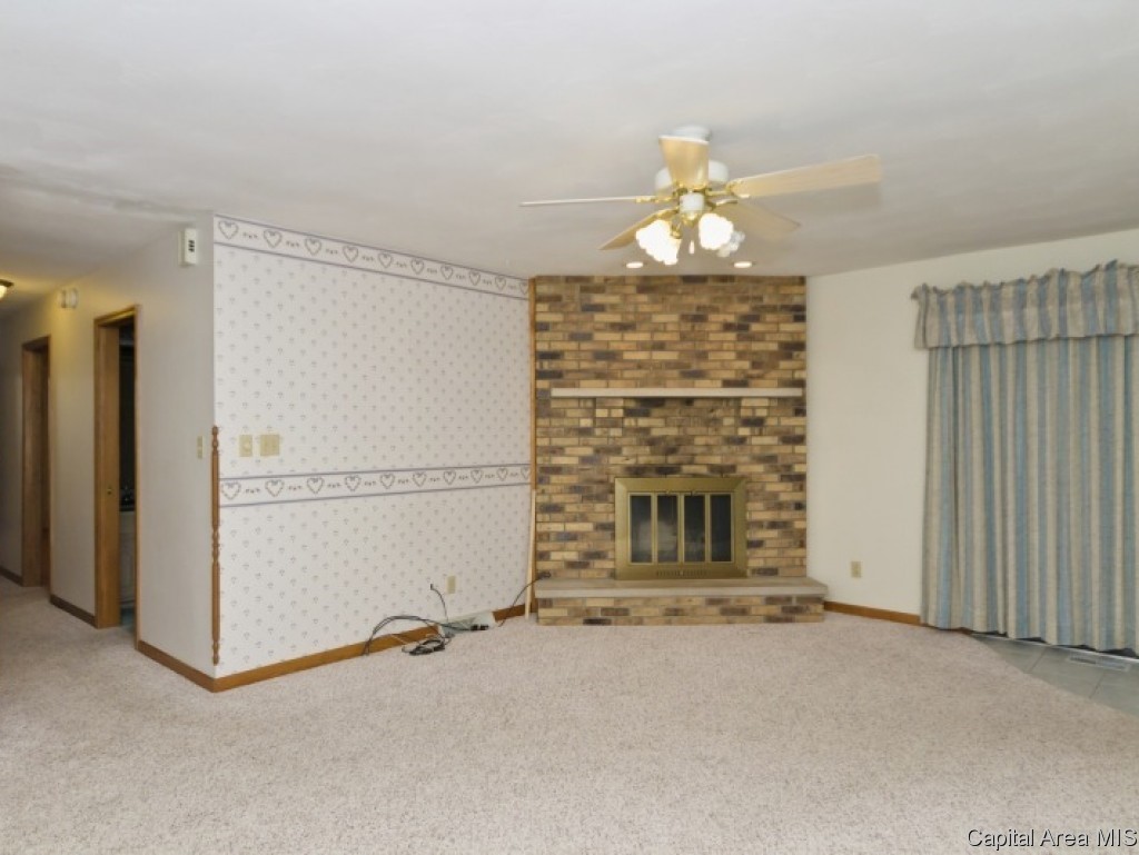 523 North Oak Hill Road Rochester, IL 62563 - Photo 8 of 13