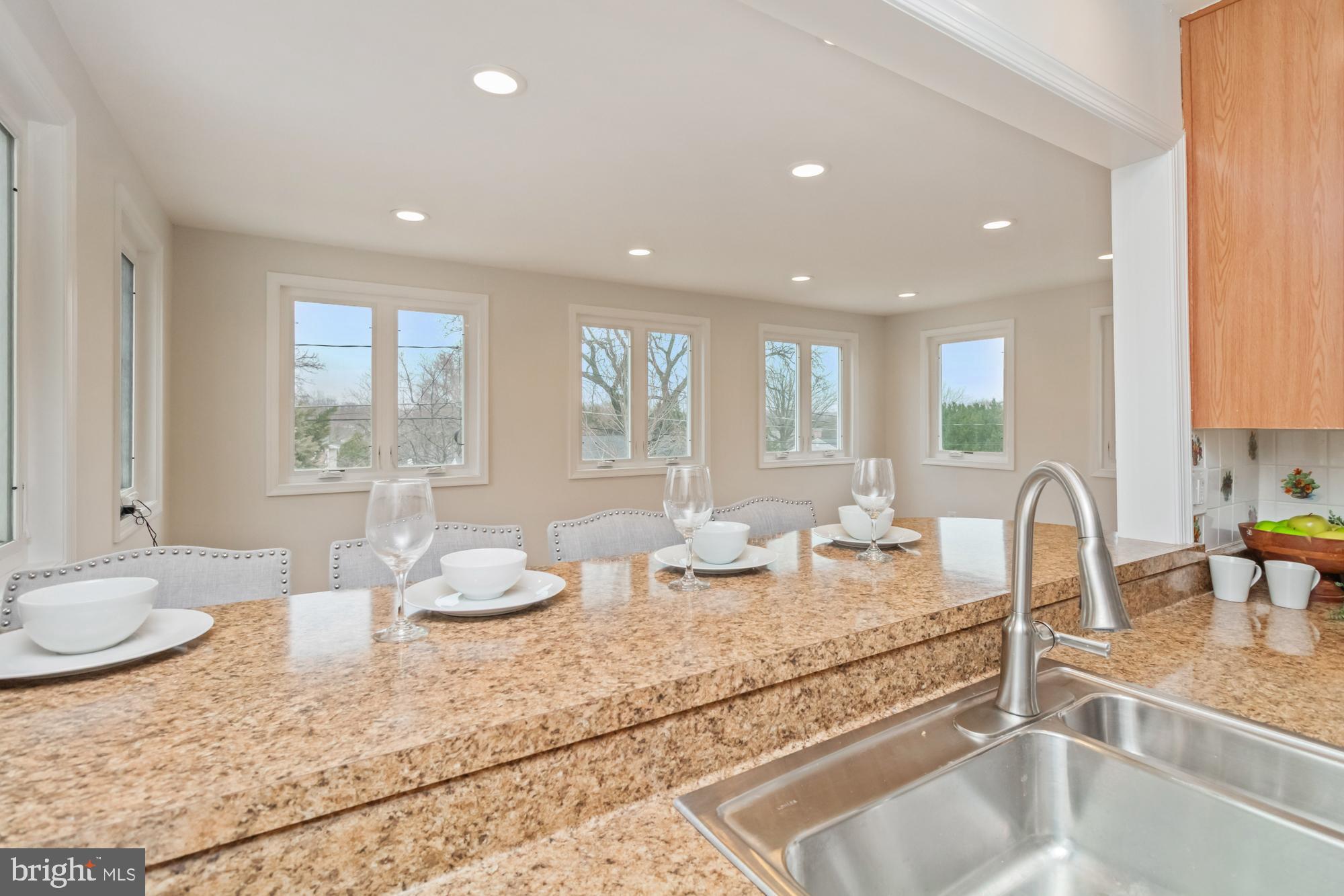 37 Haddington Road Lutherville-Timonium, MD 21093 - Photo 15 of 36 Large passthrough from kitchen to the family room