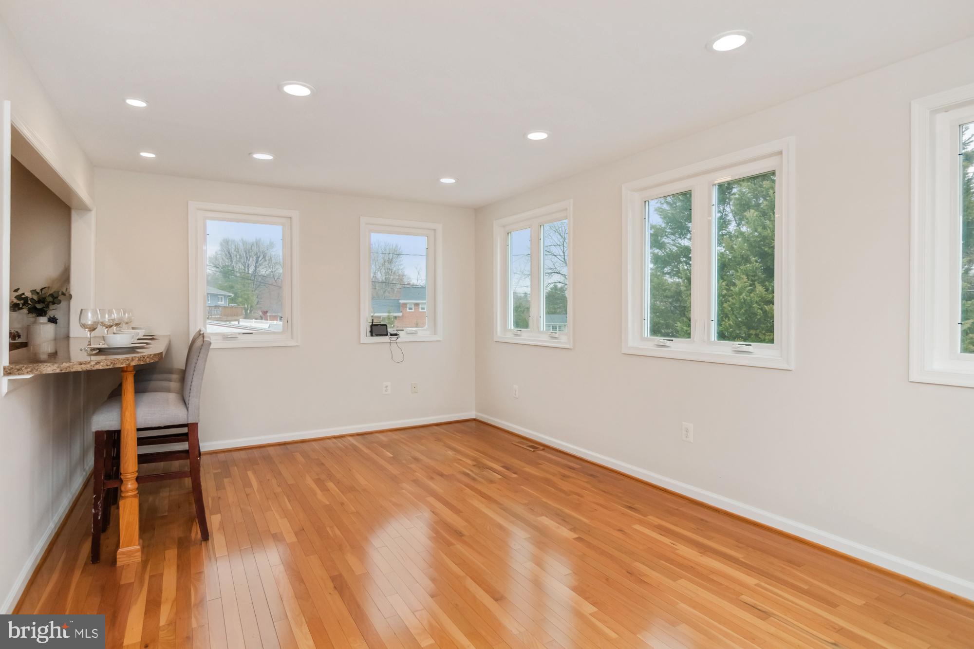 37 Haddington Road Lutherville-Timonium, MD 21093 - Photo 16 of 36 BRIGHT large family room!