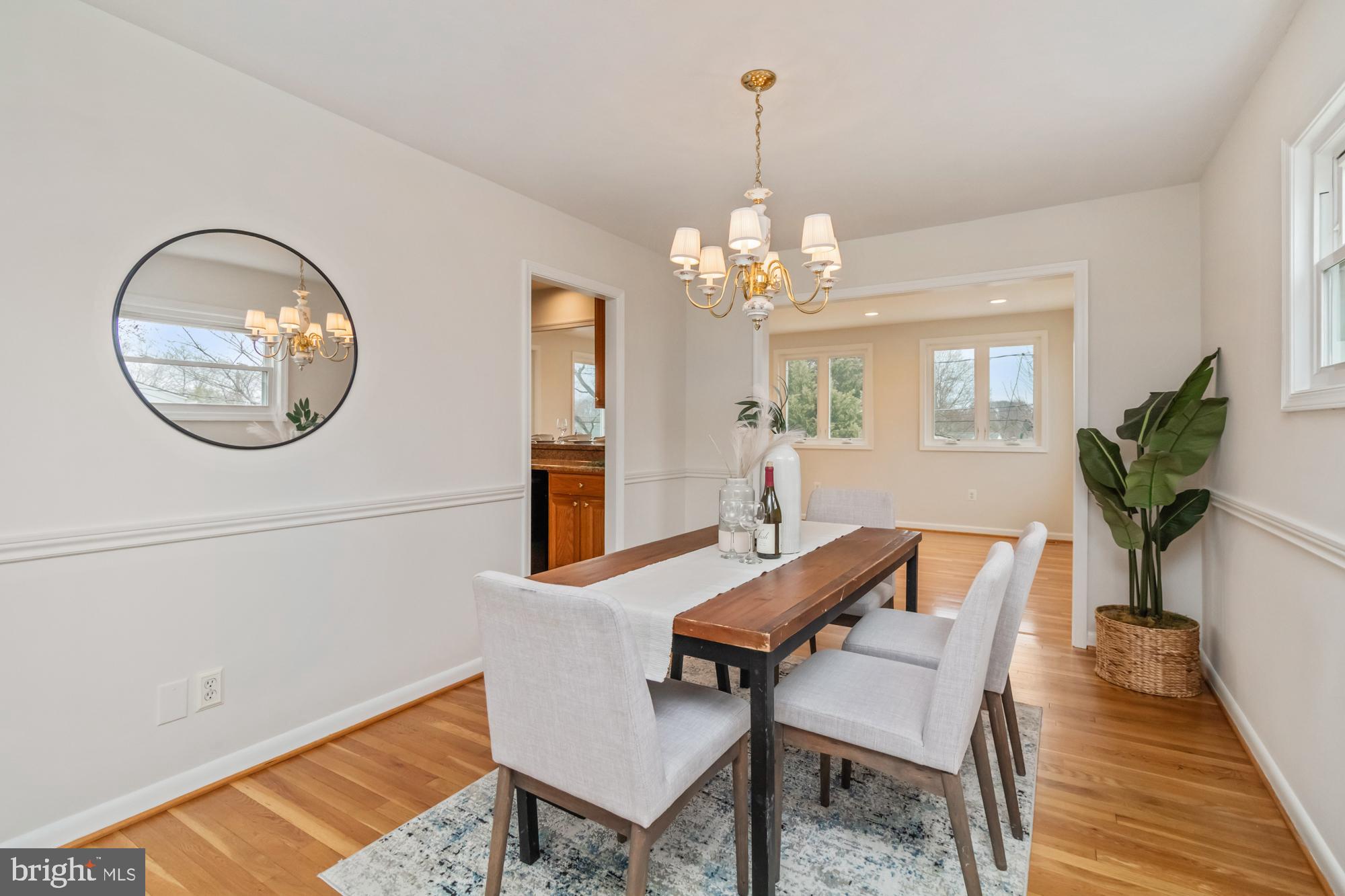 37 Haddington Road Lutherville-Timonium, MD 21093 - Photo 8 of 36 Light filled dining room