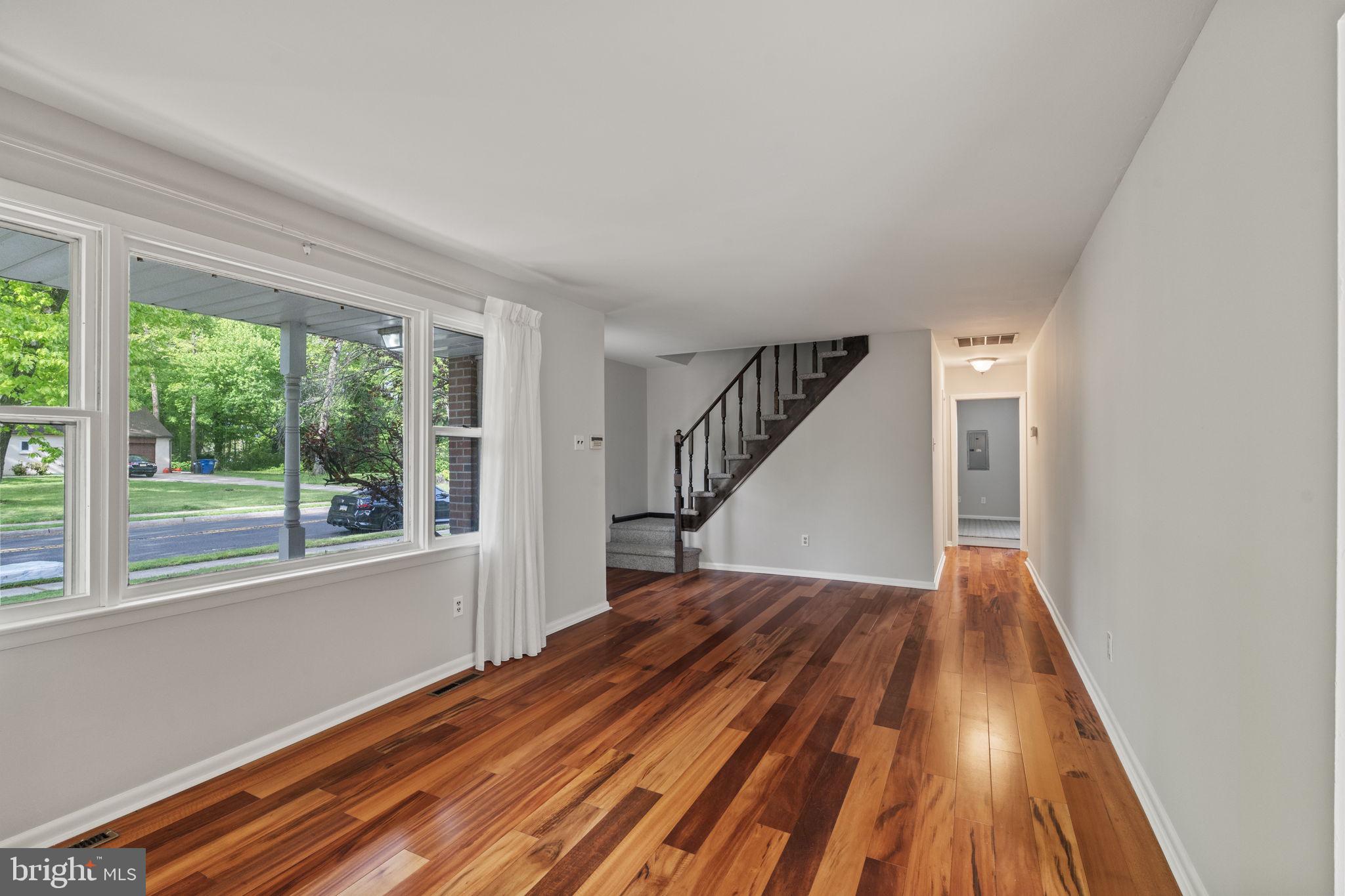 621 South Forklanding Road Maple Shade, NJ 08052 - Photo 4 of 45