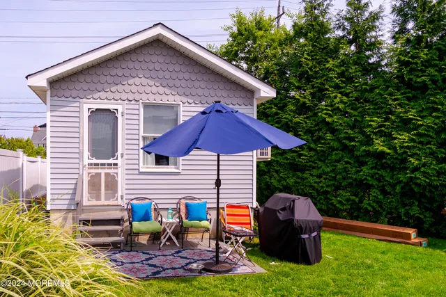 $5,500 | 18 Valentine Street, Unit REAR, Monmouth Beach, NJ 07750