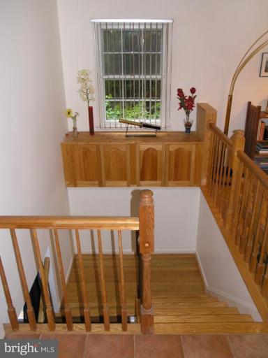 10818 Hunt Club Road Reston, VA 20190 - Photo 15 of 21 Staircase