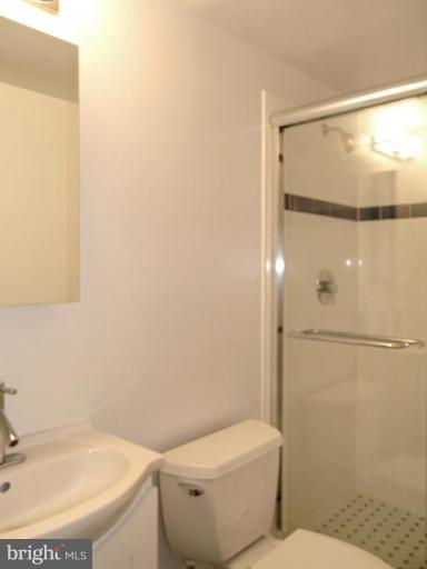 10818 Hunt Club Road Reston, VA 20190 - Photo 18 of 21 Bath #3